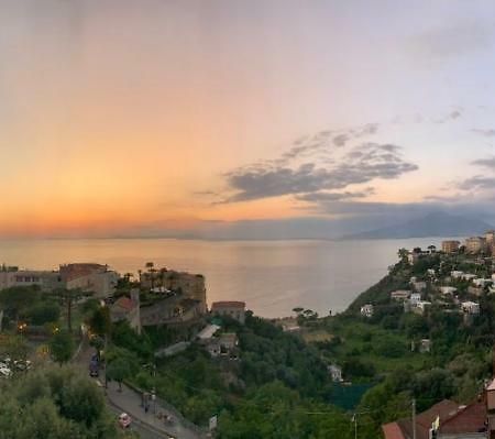 Grand Hotel Moon Valley Vico Equense Bagian luar foto